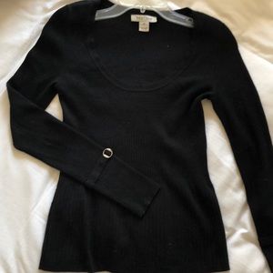 Very cute long sleeve sweater ❤️